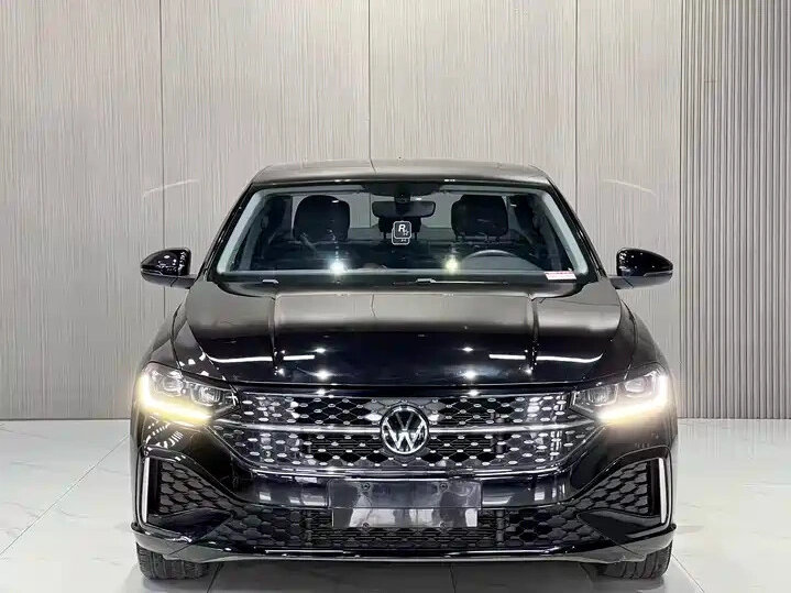 Открыть фотографии: Volkswagen Lavida III Рестайлинг