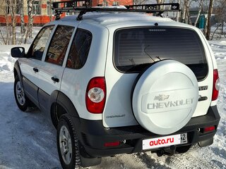 2015 Chevrolet Niva I Рестайлинг, белый, 850000 рублей, вид 3