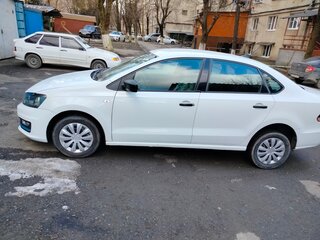 2019 Volkswagen Polo V Рестайлинг, белый, 880000 рублей, вид 4
