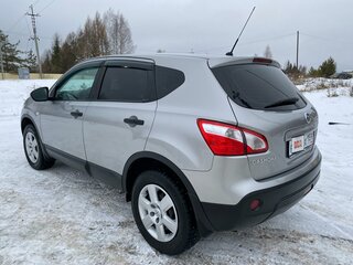 2011 Nissan Qashqai I Рестайлинг, серебристый, 1100000 рублей, вид 3