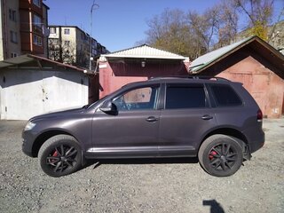 2007 Volkswagen Touareg I Рестайлинг, серый, 1249000 рублей, вид 1