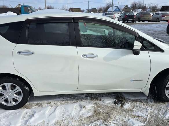 2018 Nissan Note e-Power II Рестайлинг, белый, 1369000 рублей - вид 1