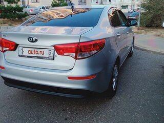 2015 Kia Rio III Рестайлинг, серебристый, 1340000 рублей, вид 5