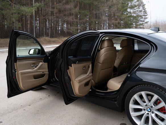 2010 BMW 5 серии 535i VI (F10/F11/F07), чёрный, 2500000 рублей - вид 12