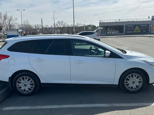 2018 Ford Focus III Рестайлинг, белый, 1500000 рублей - вид 2