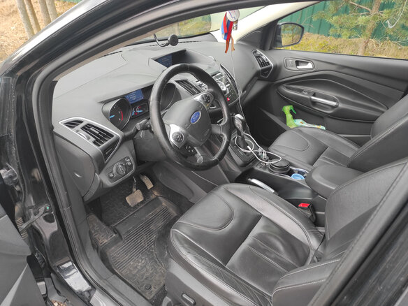 2013 Ford Kuga II, чёрный, 1090000 рублей - вид 4