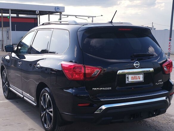2017 Nissan Pathfinder IV Рестайлинг, чёрный, 2000000 рублей - вид 5