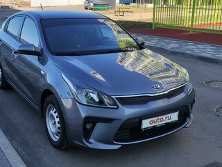 2018 Kia Rio IV, серый, 1970000 рублей, вид 3