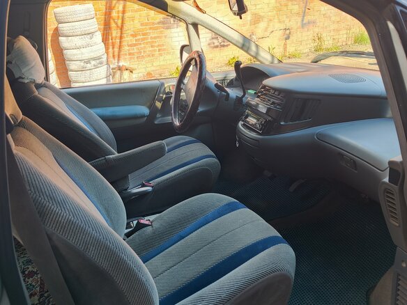 1994 Toyota Previa I (XR10, XR20), серый, 500000 рублей - вид 6