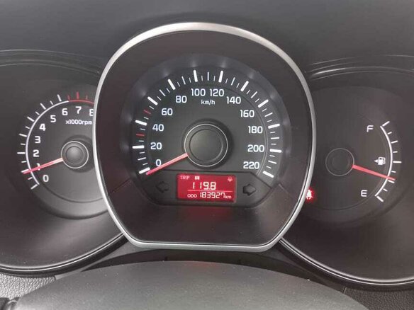 2014 Kia Rio 6-speed III, чёрный, 750000 рублей - вид 12