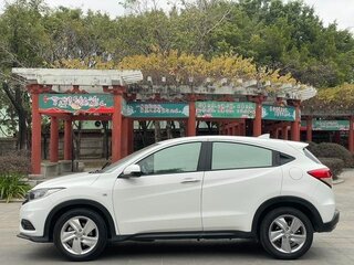 2021 Honda Vezel I Рестайлинг, белый, 1650000 рублей, вид 2