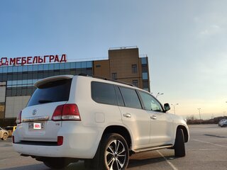 2010 Toyota Land Cruiser 200 Series, белый, 3100000 рублей, вид 3