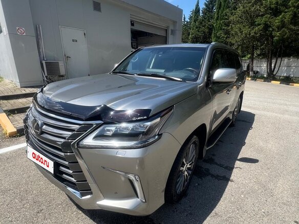 2017 Lexus LX 570 III Рестайлинг 2, серый, 8500000 рублей