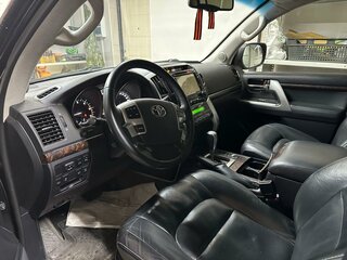 2015 Toyota Land Cruiser 200 Series Рестайлинг 1, чёрный, 4750000 рублей, вид 3