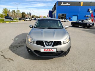 2011 Nissan Qashqai I Рестайлинг, серебристый, 1070000 рублей, вид 2