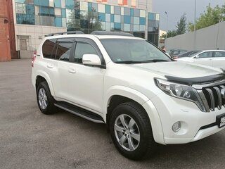 2015 Toyota Land Cruiser Prado 150 Series Рестайлинг 1, белый, 4550000 рублей, вид 3