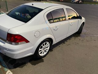2011 Opel Astra H Рестайлинг, белый, 350000 рублей, вид 3