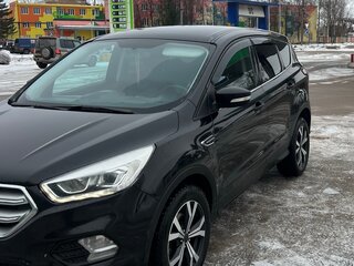 2017 Ford Kuga II Рестайлинг, чёрный, 1450000 рублей, вид 1