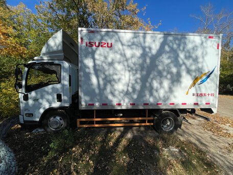2023 Isuzu Elf (N-series), белый, 3800000 рублей, вид 2