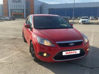 2010 Ford Focus II Рестайлинг, красный, 740000 рублей, вид 4