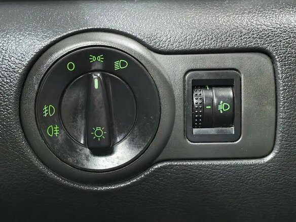 2008 Skoda Octavia II (A5), серебристый - вид 17