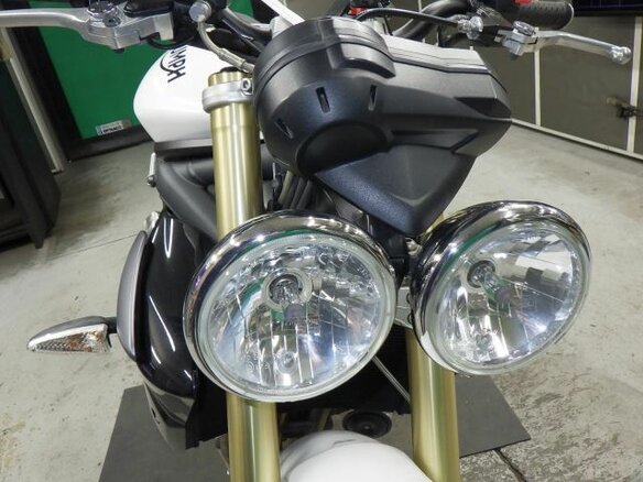 2016 Triumph Street Triple, белый, 710000 рублей - вид 7