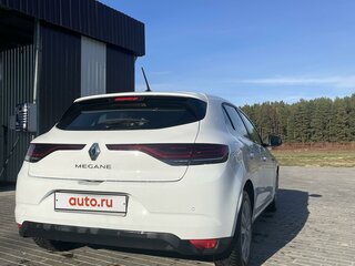2020 Renault Megane IV Рестайлинг, белый, 1345000 рублей, вид 4