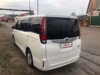 2014 Toyota Noah III (R80), белый, 1799000 рублей, вид 4