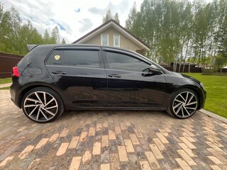 2013 Volkswagen Golf VII, чёрный, 799000 рублей, вид 2