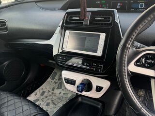 2016 Toyota Prius IV (XW50), чёрный, 1500000 рублей, вид 5