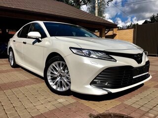 2019 Toyota Camry VIII (XV70), белый, 4230000 рублей, вид 1