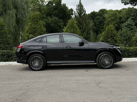 2026 Mercedes-Benz GLC Coupe 300 II (C254), чёрный, 8740000 рублей, вид 3
