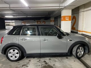 2019 Mini Hatch Cooper III (F55/F56) Рестайлинг, серый, 1690000 рублей, вид 4
