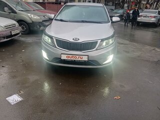 2014 Kia Rio 6-speed III, серебристый, 725000 рублей, вид 2