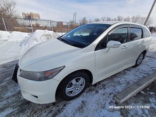 2011 Honda Stream II Рестайлинг, белый, 1200000 рублей, вид 4