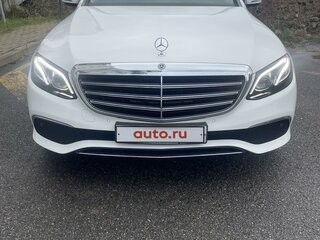 2020 Mercedes-Benz E-Класс 220 d V (W213, S213, C238), белый, 4500000 рублей, вид 1