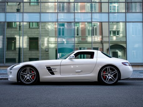 2010 Mercedes-Benz SLS AMG, белый, 30000000 рублей, вид 4