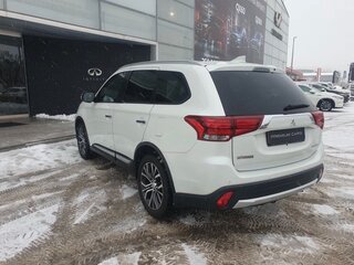 2018 Mitsubishi Outlander III Рестайлинг 2, белый, 2100000 рублей, вид 2