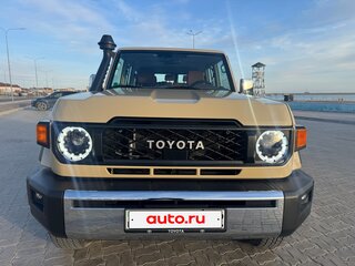 2024 Toyota Land Cruiser 76 70 Series Рестайлинг 2, бежевый, 8000000 рублей, вид 1