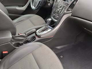 2013 Opel Astra J Рестайлинг, чёрный, 700000 рублей, вид 4