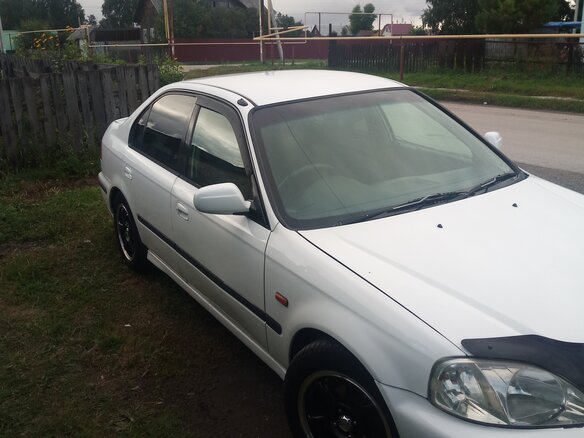 2000 Honda Civic Ferio II, белый, 270000 рублей