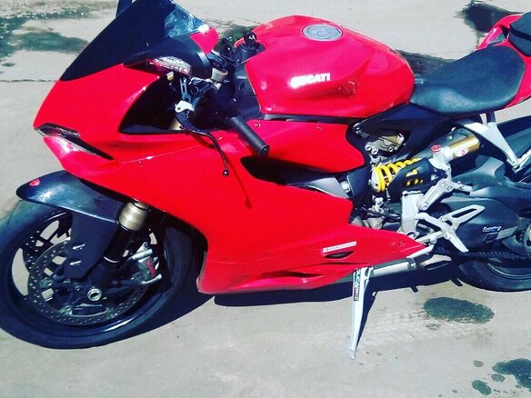 2014 Ducati 1199 Panigale, пурпурный - вид 2