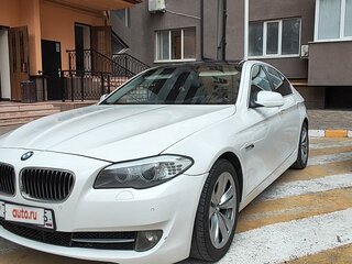 2012 BMW 5 серии 520i VI (F10/F11/F07), белый, 1680000 рублей, вид 2