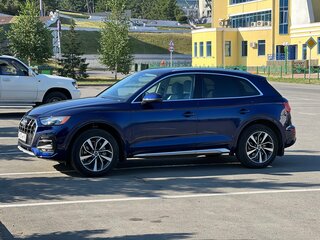 2021 Audi Q5 45 TFSI II (FY) Рестайлинг, синий, 4450000 рублей, вид 4