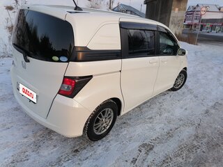 2010 Honda Freed Spike I, белый, 980000 рублей, вид 4