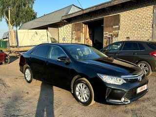 2017 Toyota Camry VII (XV50) Рестайлинг 2, чёрный, 1870000 рублей, вид 3