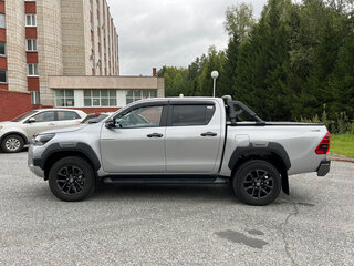 2021 Toyota Hilux VIII Рестайлинг 2, серебристый, 6290000 рублей, вид 3