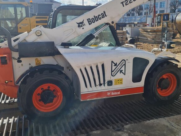 2015 Bobcat T2250, белый, 5700000 рублей - вид 8