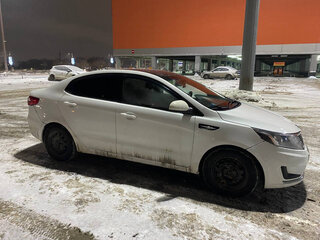 2012 Kia Rio III, белый, 600000 рублей, вид 3