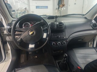 2011 Chevrolet Aveo I Рестайлинг, белый, 430000 рублей, вид 4
